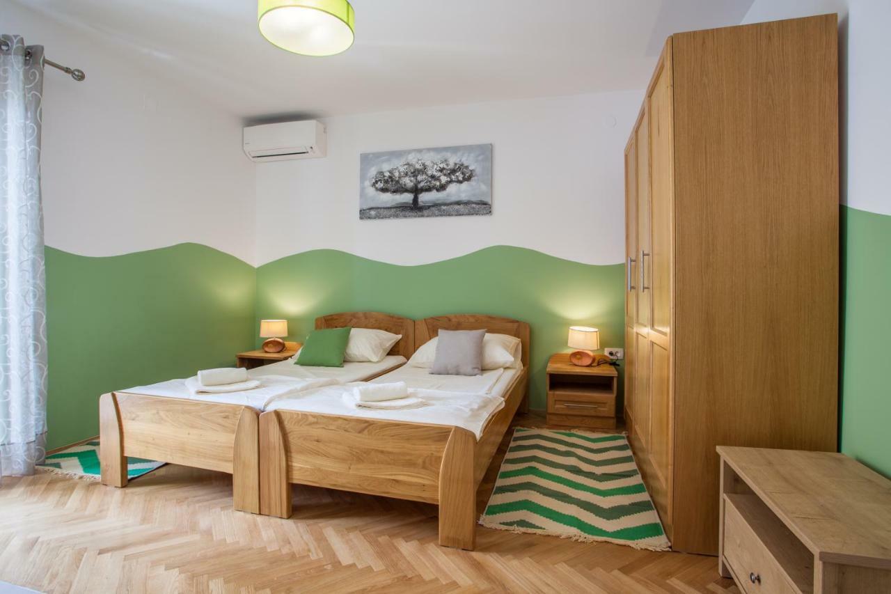 Guesthouse Maver Cres Exterior photo
